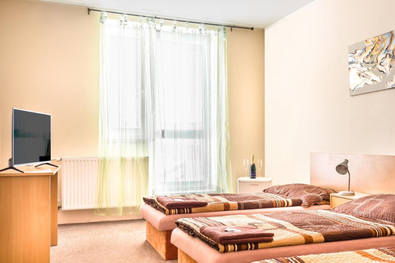 Hotel Zannam Brno Esterno foto